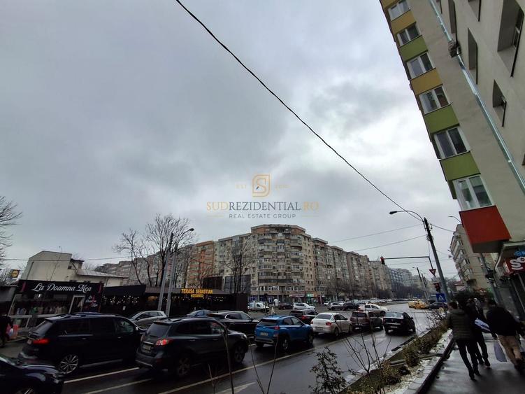 Apartament cu 4 camere decomandat în Rahova