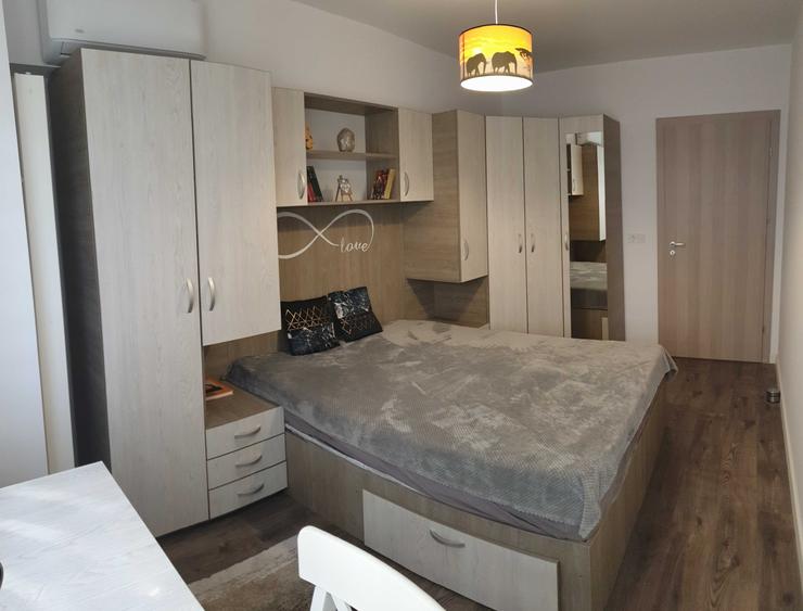 Apartament cu 3 camere semidecomandat în Vest