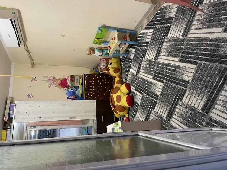 Casă cu 4 camere cu Teren 3960 Mp în Strejești