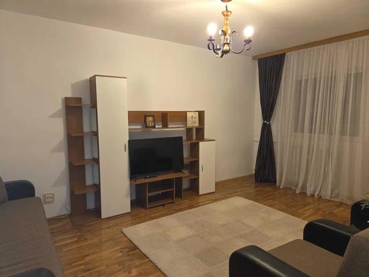 Apartament cu 3 camere decomandat, mobilat în Drumul Taberei