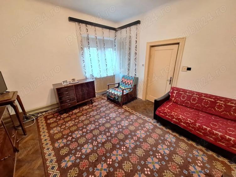 Casă cu 3 camere în Central
