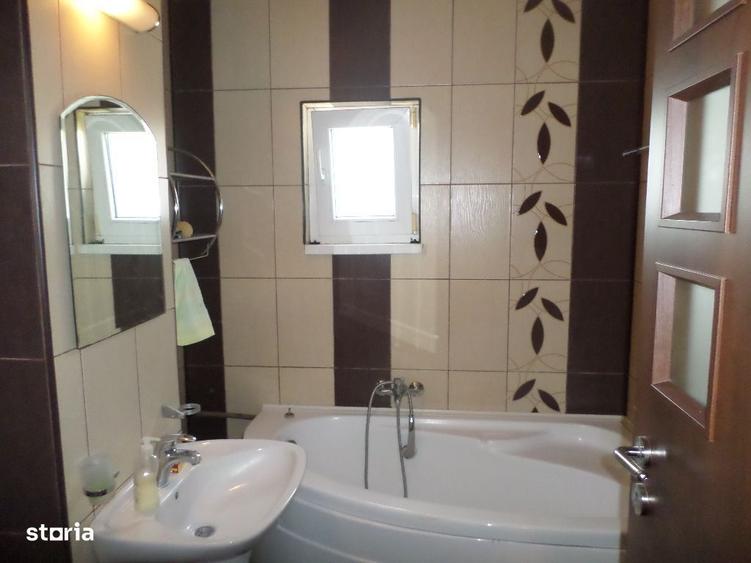 Apartament cu 3 camere decomandat în Mihai Bravu