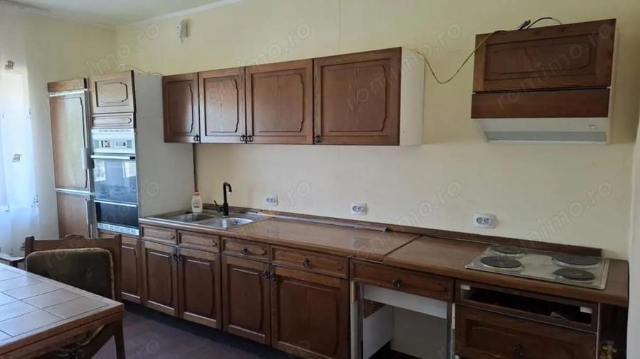 Casă cu 3 camere cu Teren 508 Mp în Central