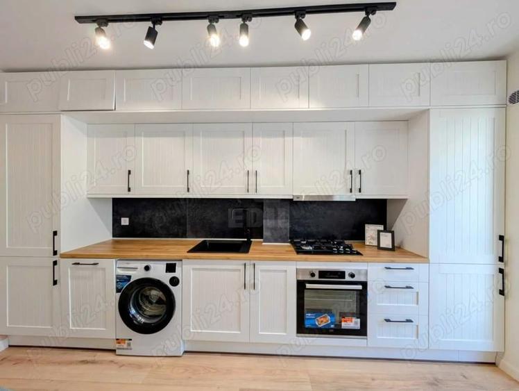 Apartament cu 3 camere semidecomandat în Central