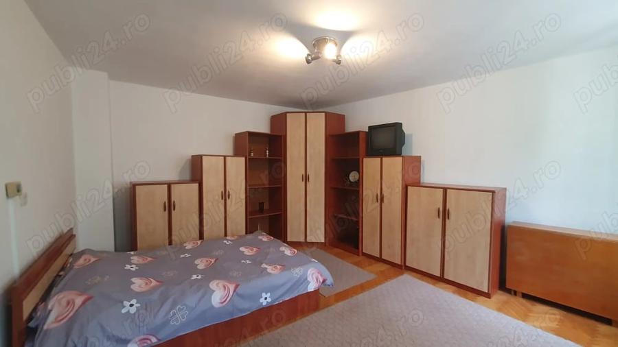 Casă cu 5 camere cu Teren 300 Mp în Central