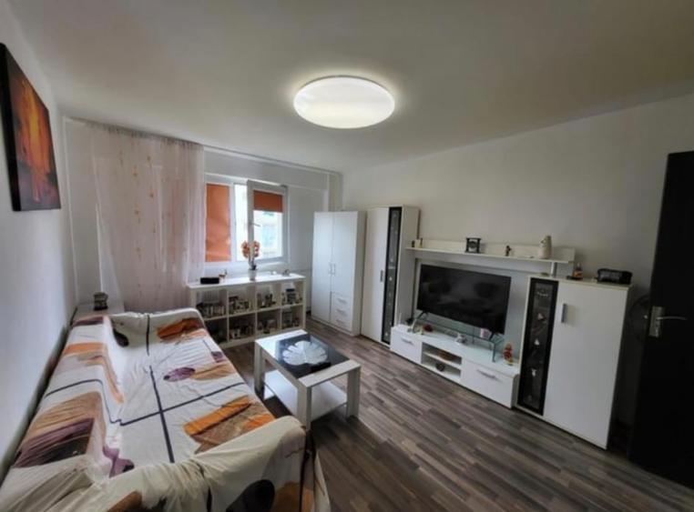 Apartament cu 2 camere semidecomandat în Doamna Ghica