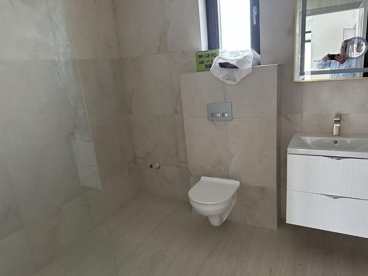 Casă cu 4 camere în Răzvad