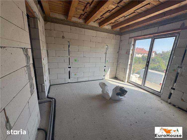 Casă cu 5 camere cu Teren 500 Mp în Ampoi 3