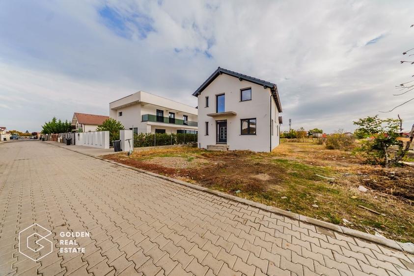 Casă individuală cu 4 camere cu Teren 515 Mp în Bujac
