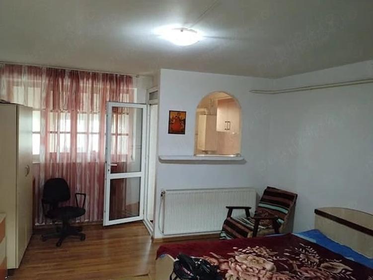 Garsonieră decomandată în Zahana
