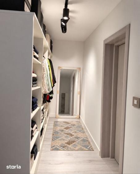 Casă cu 5 camere cu Teren 330 Mp în Central
