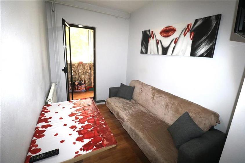 Apartament cu 2 camere decomandat în Spitalul Județean