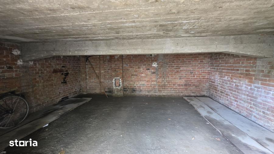 Apartament cu 4 camere în Sub Arini