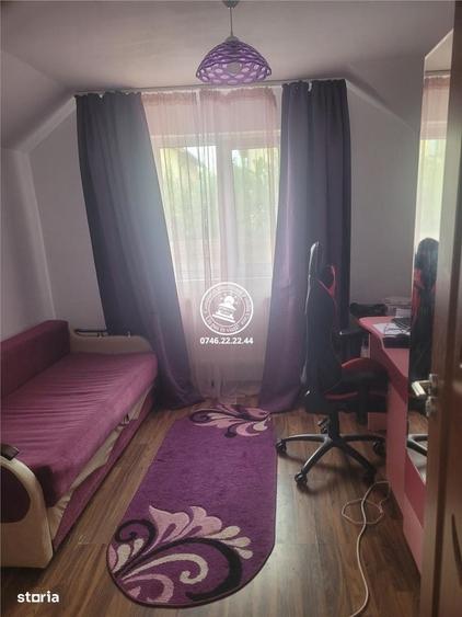 Casă cu 4 camere în Breazu