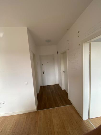 Apartament cu 2 camere semidecomandat în Chinteni