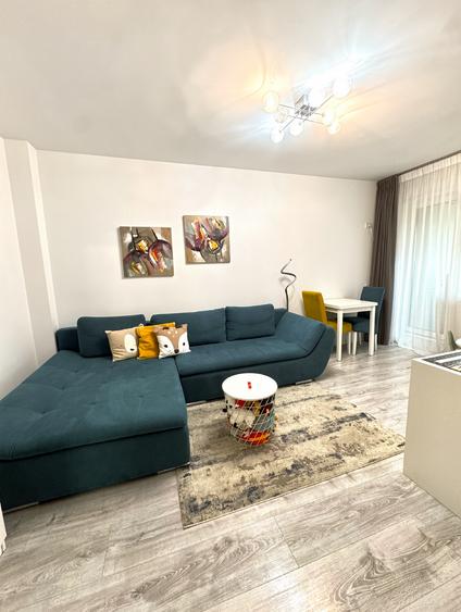 Apartament cu 2 camere decomandat în Titan