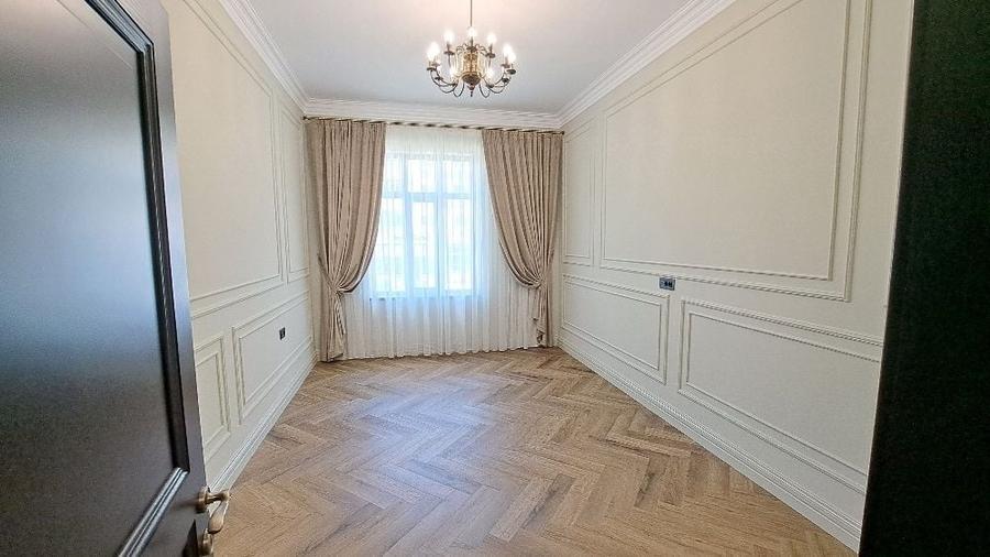 Casă individuală cu 5 camere cu Canalizare în Central