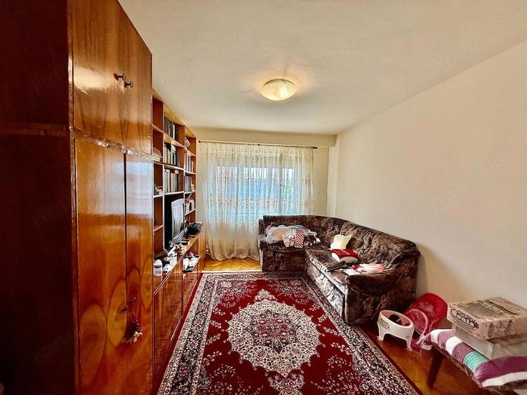 Casă cu 7 camere cu Teren 767 Mp în Vulcan