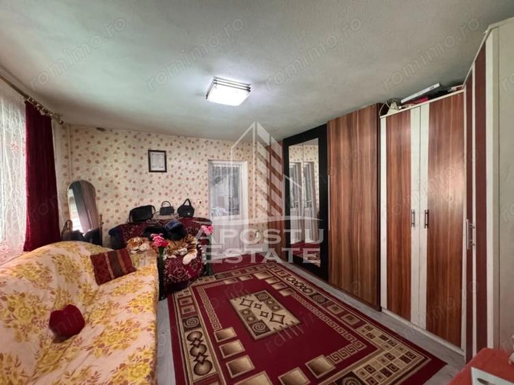 Casă cu 2 camere cu Teren 307 Mp în Criș