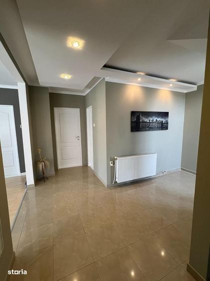 Casă cu 4 camere în Central