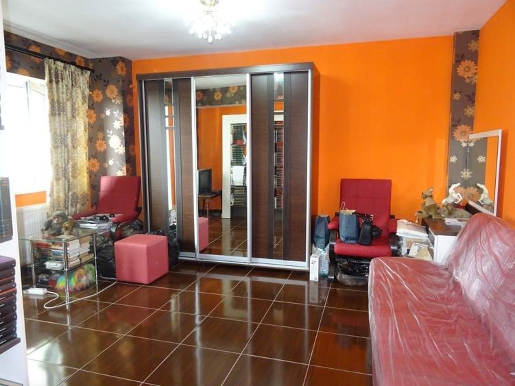 Garsonieră decomandată în Splaiul Unirii