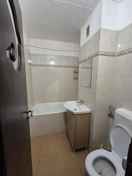Timisoara 16, statie Sergent Moise, 32 mp, p/4 bl. IIMI, constr. 1982 - 10