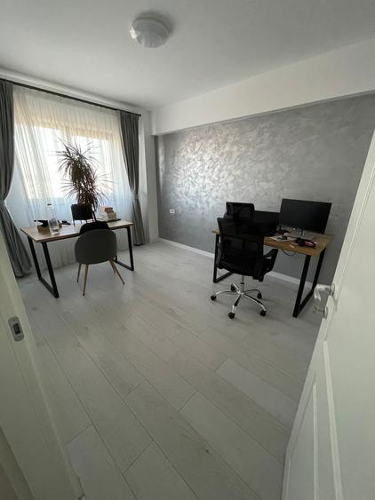 3 CD  mobilat si utilat Soseaua Voinesti  cu loc de parcare inclus - 5