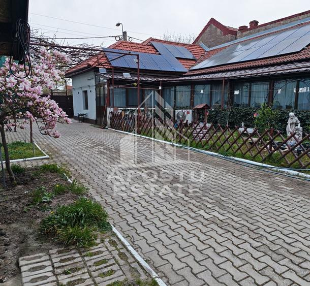 Casa individuala de vanzare, cu 4 camere si 2 garaje, zona Lipovei - 1