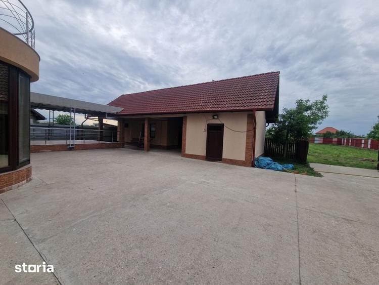 Casă cu 5 camere cu Teren 2543 Mp în Vest