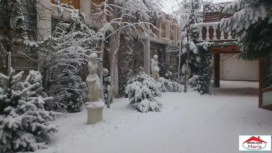 Casa solida cu teren 719 mp in Piata Titulescu - 7