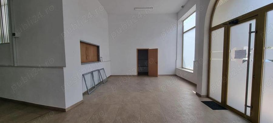 Inchiriez spatiu ultracentral Pitesti, 700 mp, vitrina mare stradala - 1