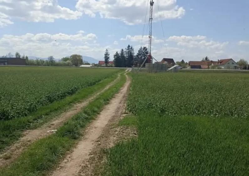 De vanzare teren extravilan langa drumul DN11 - 4