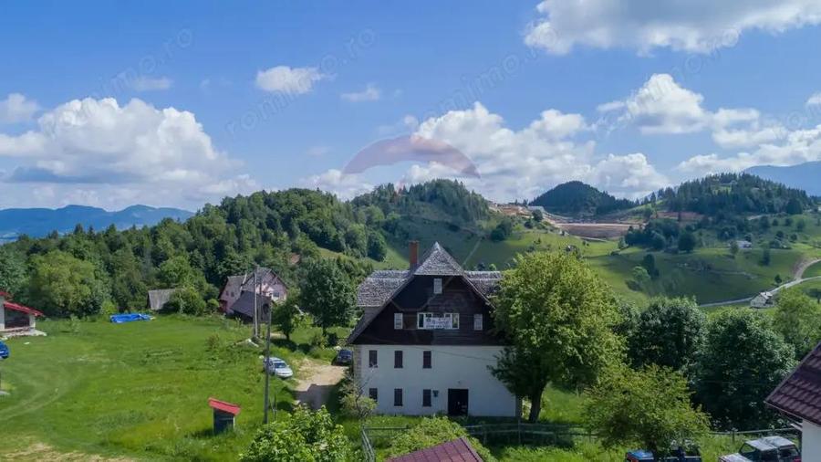 Casa / Vila de vanzare Fundata- Romania - 19