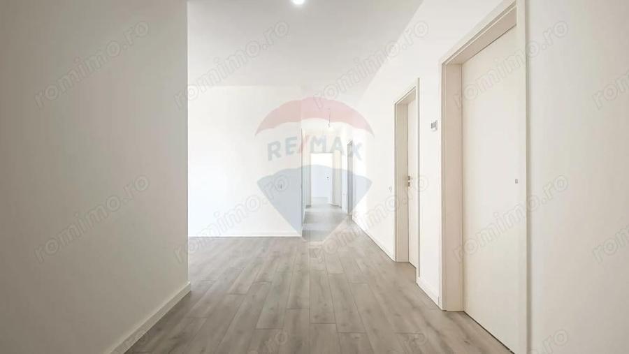 Casa cu 5 camere de vanzare - 6