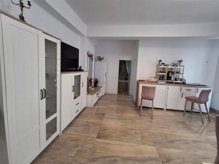 Apartament 3 camere 2 bai parcare zona Doamna Stanca - 14