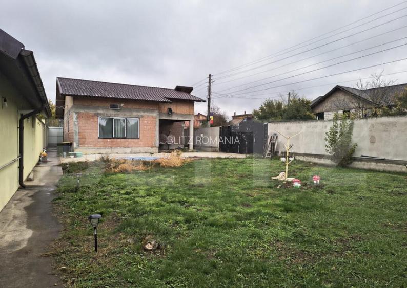 Oferta de vanzare doua case in aceea?i curte (una f