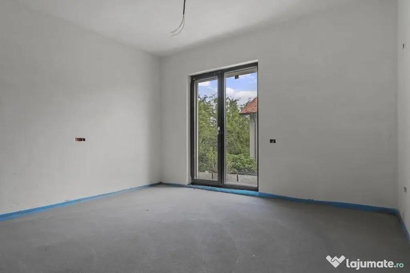 Casa spa?ioasa cu terasa ?i loc de parcare Milit... - 6