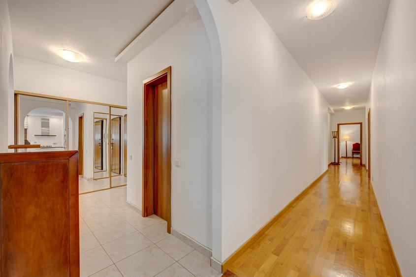 Fully detached family apartment | 242 sqm usable | 92 sqm living/ 41 sqm terrace - 3