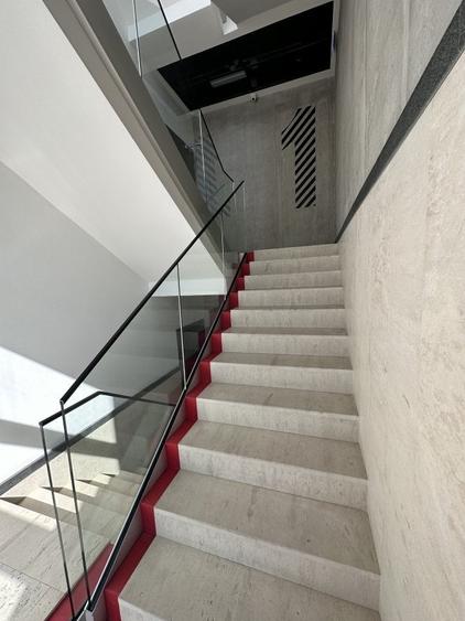 Spatiu de birouri Etaj 1 - 9