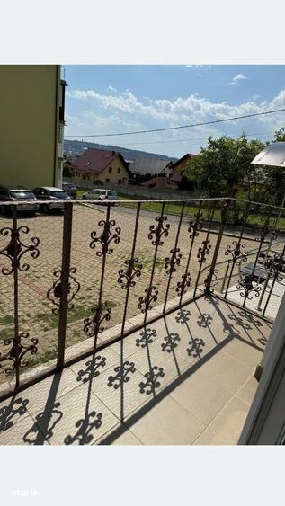 Vand apartament 2 camere si loc de parcare - 2