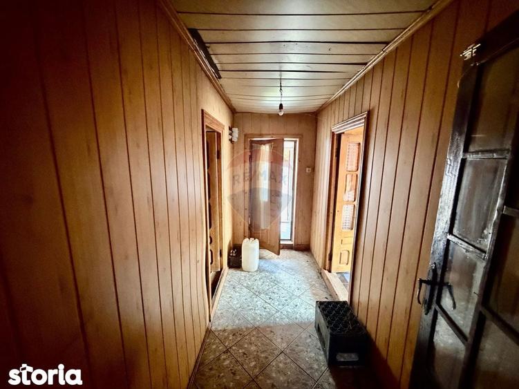 Casa cu 4 camere si teren 7727 mp Blidari - 7