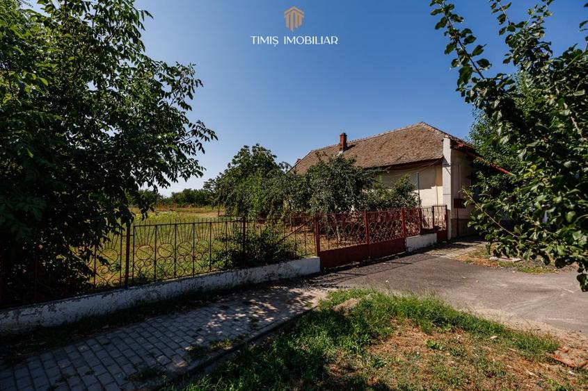 Teren Construcții intravilan de 1340 mp, în Remetea Mare