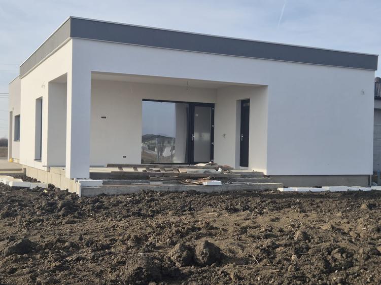 Vila moderna parter. 4 camere, eficienta energetic Via Carmina Arad, comision 0 - 8