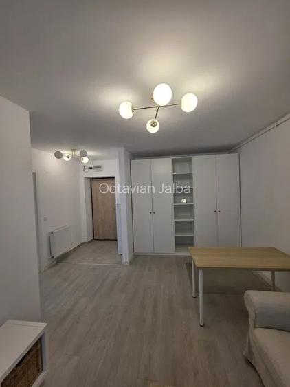 Apartament de 2 camere, loc de parcare, balcon, centrala, Hils Brauner