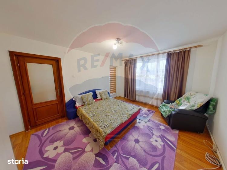 Casa / Vila cu 8 camere de vanzare - 13