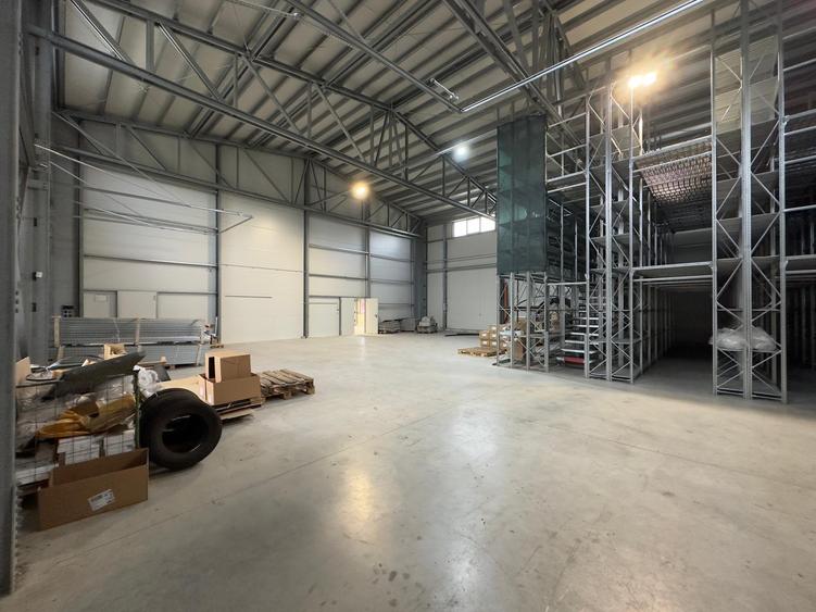 Hala cu rafturi, 335mp, Parc Miroslava - 8