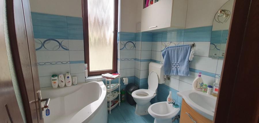 Casă individuală pe colț, zonă liniștită, direct de la proprietar - 4