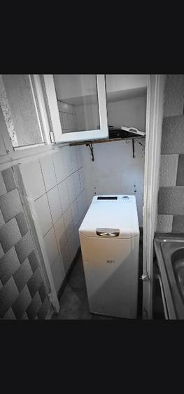 De vanzare garsoniera decomandata  pe Calea Bucuresti 87 vis a vis de ACR - 7