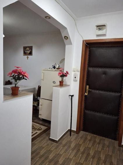 Apartament cu 4 camere decomandat - 7
