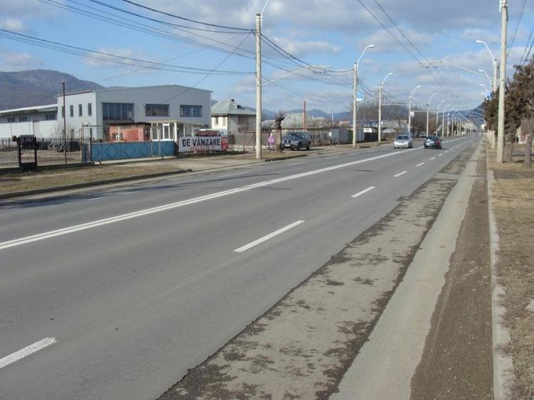 Spatiu comercial in suprafata de 1400 mp si teren 5000 mp. - 10